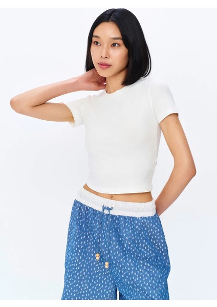 Kısa Kollu Basic Crop Tişört Beyaz fiyatları