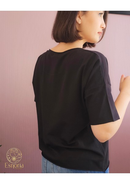 Orta Boy Oversize Düz Siyah Tişört modelleri