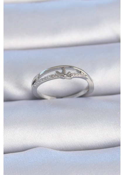 Pirinç Gümüş Renk Zirkon Taşlı Kalp Model Kadın Yüzük fiyatları