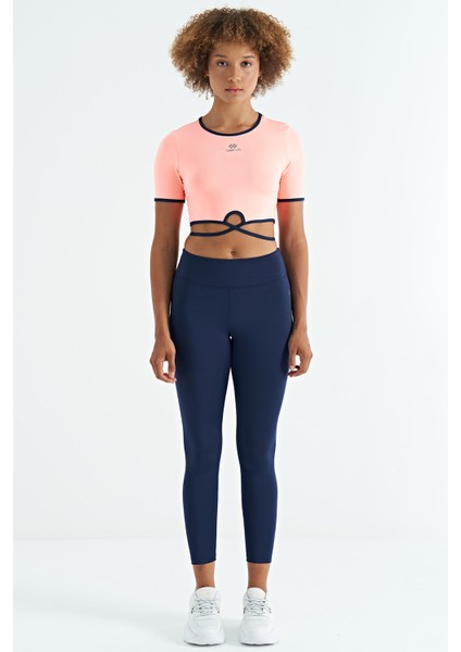 Yavruagzı Bel Bağlama Detaylı O Yaka Standart Kalıp Dalgıç Kumaş Kadın Crop T-Shirt - 97266 modelleri