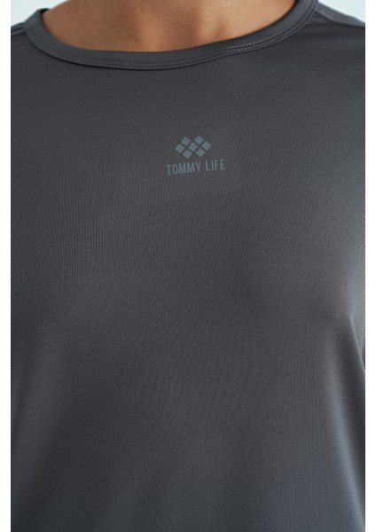 Koyu Gri O Yaka Baskı Detaylı Oversize Kısa Kol Kadın T-Shirt - 97263 fırsatları