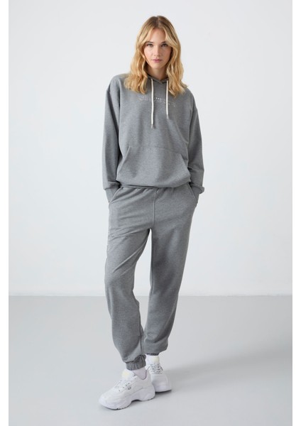 Gri Melanj Kapüşonlu Kanguru Cep Oversize Lastik Paça Kadın Eşofman Takımı - 95288