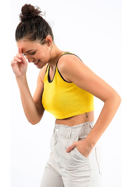 Sarı Basic Sıfır Kol Dar Kalıp U Yaka Kadın Crop Top Atlet - 97162 fırsatları