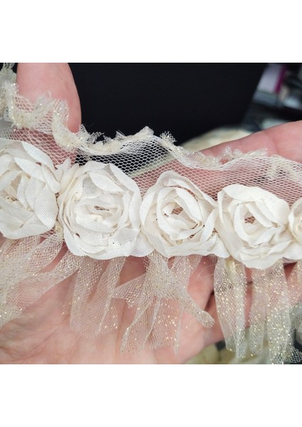 6 cm Genişlik Şerit – Sütlü Kahve Çiçekli Tül ve Simli Dantel, Dekoratif Aksesuar-2 Metre