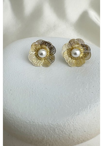 Top Inci Detay Tel Çiçek Çivili Zarif Küpe (2cm) fiyatları