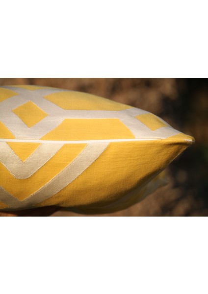 Sarı Geometrik Kırlent Kılıfı 45X45 cm – Modern Dekoratif Yastık Kılıfı – Fermuarlı – Yıkanabilir fırsatları