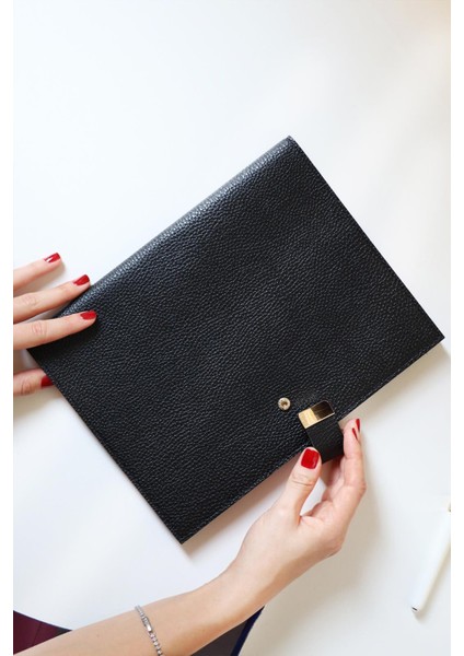 Executive Vegan Deri Defter. 19X25 Cm. 100 Gr. 176 Sayfa. Kenar Yaldızlı Siyah modelleri
