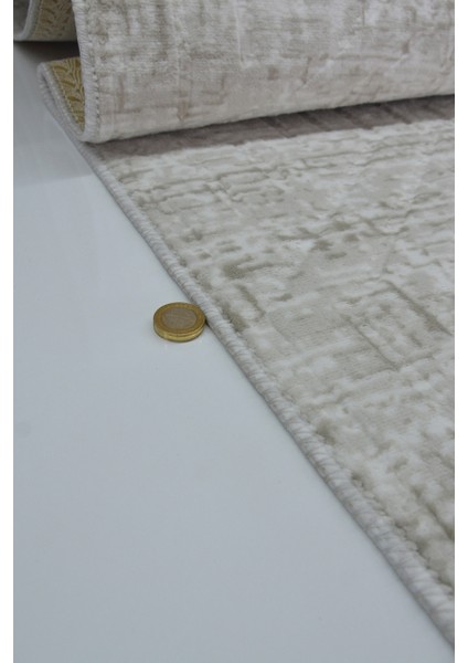 Kaymaz Tabanlı Kesme Kabartmalı Salon Koridor Mutfak HALISI5002T Taş indirimleri