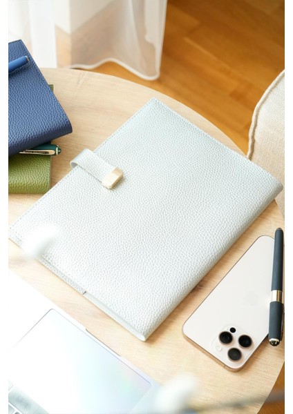 Executive Vegan Deri Defter. 19X25 Cm. 100 Gr. 176 Sayfa. Kenar Yaldızlı Gümüş fiyatları