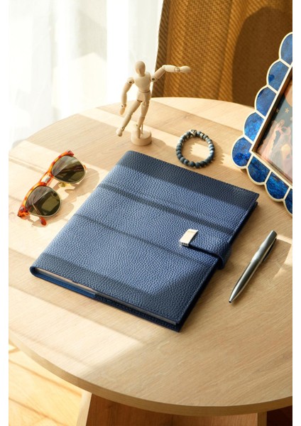 Executive Vegan Deri Defter. 19X25 Cm. 100 Gr. 176 Sayfa. Kenar Yaldızlı Lacivert fiyatları