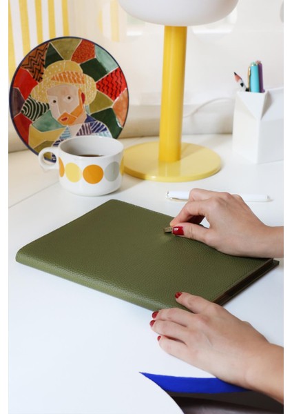 Executive Vegan Deri Defter. 19X25 Cm. 100 Gr. 176 Sayfa. Kenar Yaldızlı Yeşil fiyatları