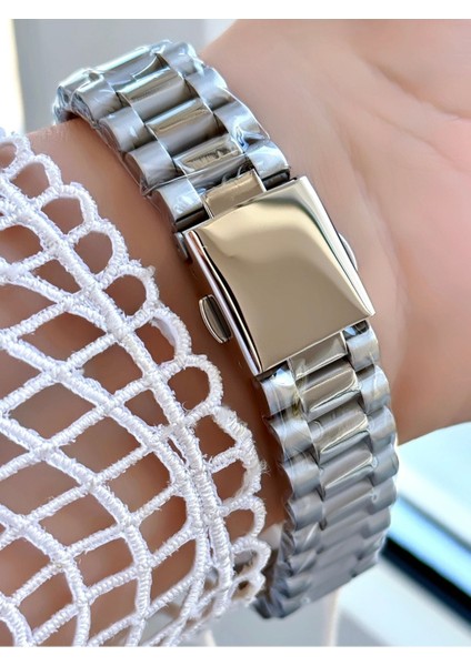 Takvimli Kadran Gümüş Renk Metal Kordon Unisex Kol Saati modelleri