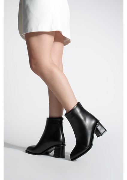 Kadın Sivrii Burun Arkadan Fermuarlı Dikiş Detaylı Kalın Topuklu Bot Atirya Siyah