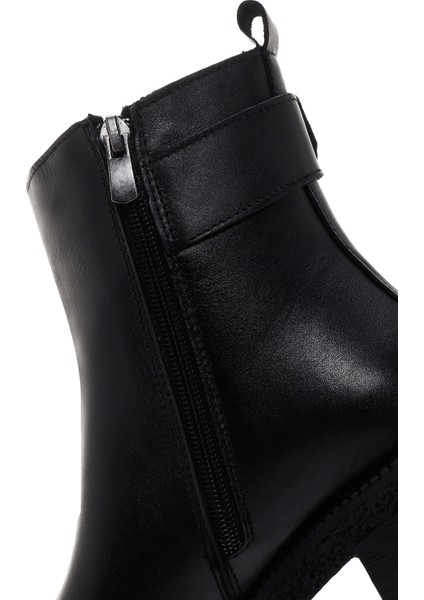 Kadın Siyah Fermuarlı Kalın Topuklu Deri Bot 25WFD130318