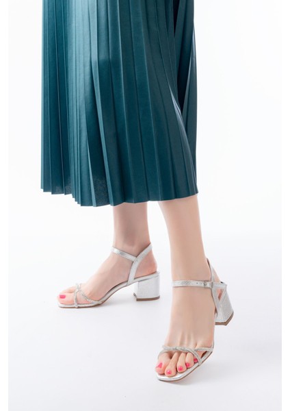 Kadın AYAKKABIK-888 Kadın Gümüş Ince Sarmal Bantlı Topuklu Ayakkabı