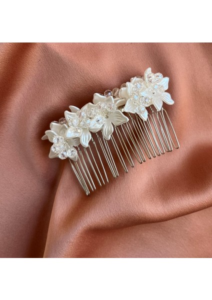 D44 -Seraphine Comb Inci Beyazı Çiçek Vetaş Detaylı Gelin Saç Tarağı