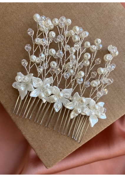 D46 -Elora Petals Inci ve Kristal Boncuk Süslemeli Çiçek Detaylı Gelin Saç Tarağı Nikah Saç Aksesuarı fiyatları