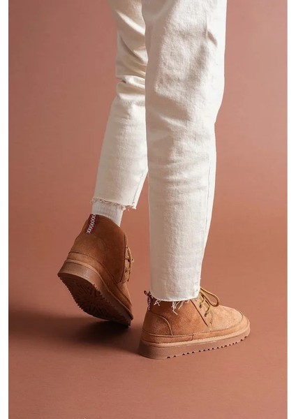 Süet Içi Kürklü Bağcıklı Alçak Taban Kadın Bot modelleri