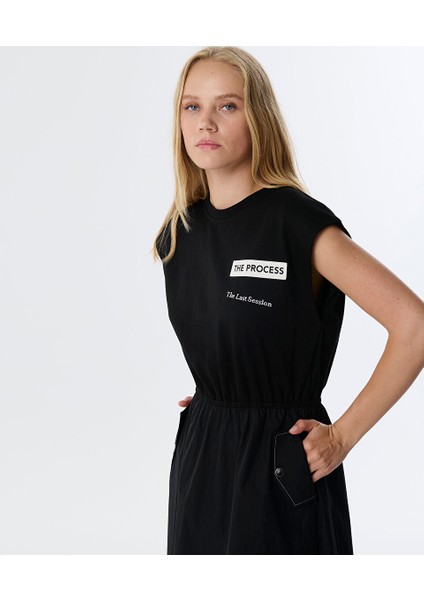 Slogan Baskılı ve Patch'li Elbise TW6250002170001 modelleri