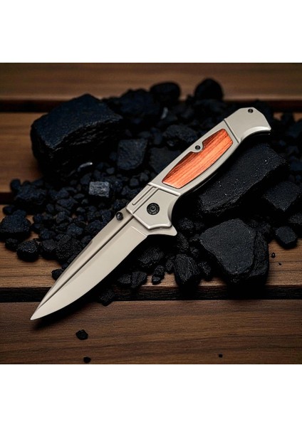 Ahşap Detaylı Ultra Keskin Çelik Çakı