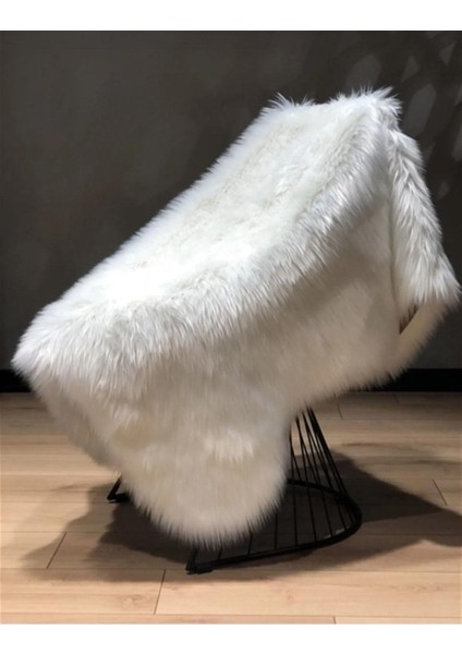 Puffin Kuzu Post Beyaz Üst Kalite Yıkanabilir Yumuşak Dokulu Peluş Halı