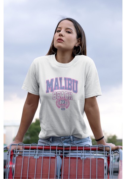 Malıbu Beach Baskılı / Kadın Çok Renkli T-Shirt %100 Pamuk Regular Fıt Rahat Kalıp
