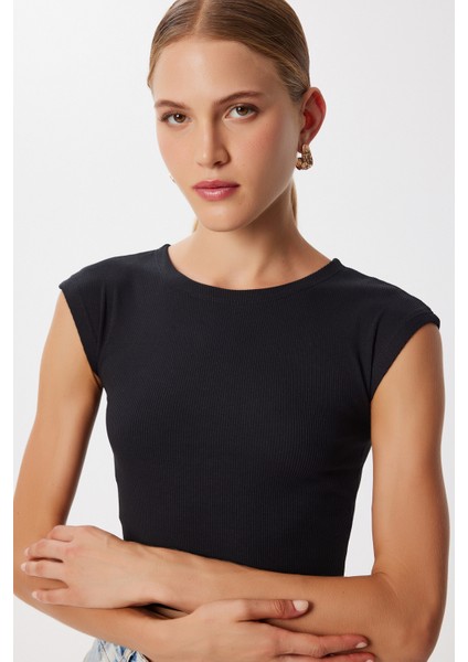 2’li Paket Basic Fitilli Örme Crop Bluz LMX0123 Siyah Ekru modelleri
