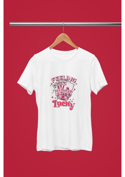 Feelıng Lucky Baskılı / Kadın Çok Renkli T-Shirt %100 Pamuk Regular Fıt Rahat Kalıp fiyatları