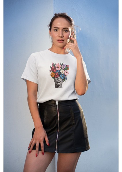 Flowers Head Baskılı / Kadın Çok Renkli T-Shirt %100 Pamuk Regular Fıt Rahat Kalıp