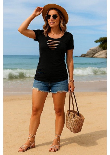 Kadın Kısa Kollu Yakası Açık Lazer Kesik Detaylı Viskon Bluz