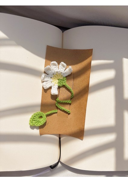 El Yapımı Örgü Papatya Kitap Ayracı – Beyaz & Sarı Seçenekleri