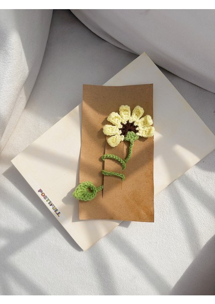 El Yapımı Örgü Papatya Kitap Ayracı – Sarı & Beyaz Seçenekleri