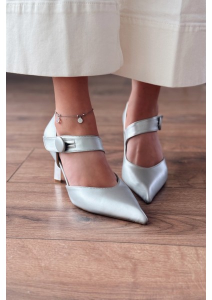 Wasord Mat Deri Düğme Detaylı Stiletto Gümüş