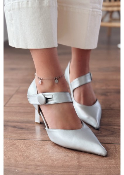 Wasord Mat Deri Düğme Detaylı Stiletto Gümüş fırsatları