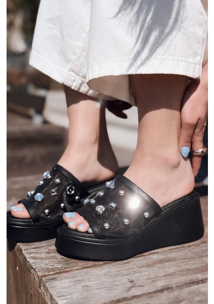 Palien Mat Siyah Zımba Detaylı Dolgu Topuklu Kadın Terlik