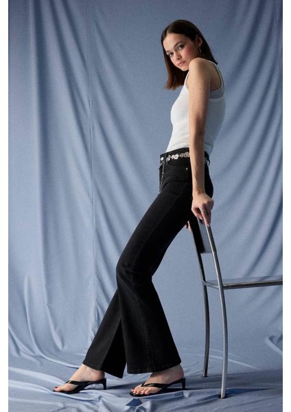 Mia Flare Fit Normal Bel İspanyol Paça Uzun Jean Pantolon E9157AX25AU modelleri