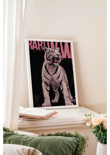 Beyaz Çerçeveli Tablo, Tipografi ve Kaplan Kombinasyonu, Genç Odası Dekoru Poster No: 109642 fiyatları