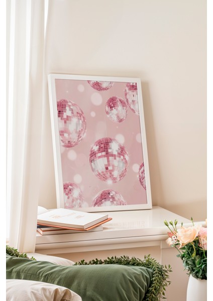 Beyaz Çerçeveli Tablo, Parlayan Cam Küre Efekti – Pembe Fon, Yatak Odası Dekoru Poster No: 109523 fiyatları