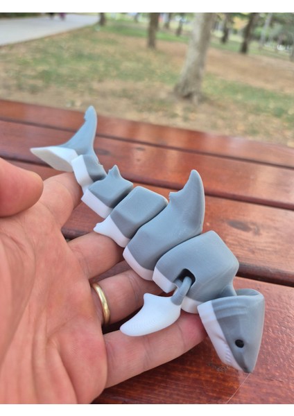 Hareketli 3D Baskı Köpek Balığı Oyuncağı – Esnek ve Eklemli Tasarım