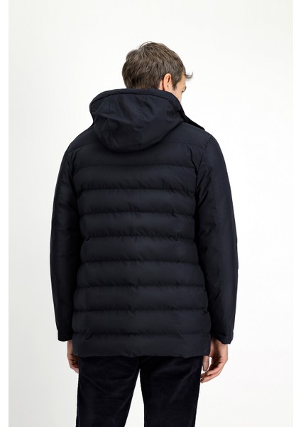 Slim Fit Dar Kesim Kapüşonlu Spor Şişme Mont fırsatları