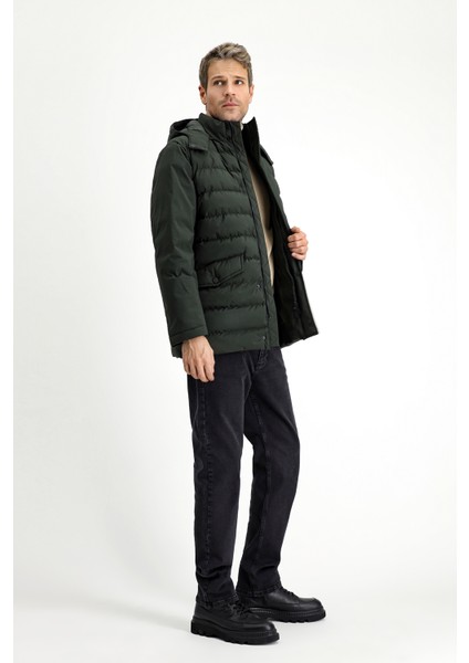 Slim Fit Dar Kesim Kapüşonlu Spor Şişme Mont fırsatları