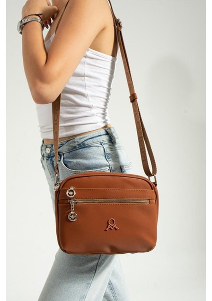 Kadın Postacı Çanta 23*18 cm Çapraz Askılı Omuz Çantası Mega Bag Günlük Kullanıma Uygun