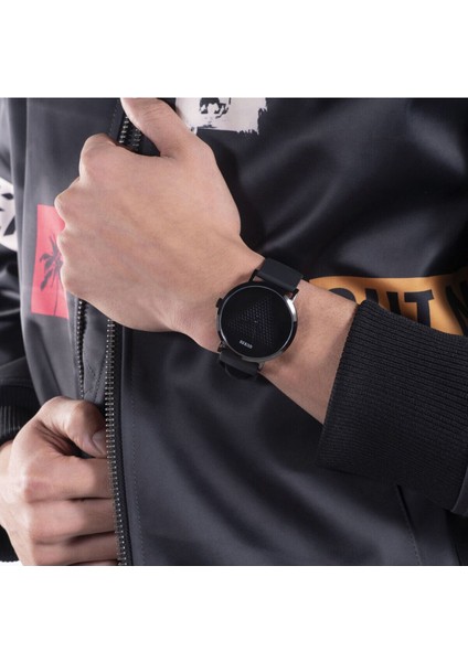 Erkek Analog Kol Saati - Çelik Kasa, Silikon Kordon, 3 ATM Su Geçirmez, Mineral Cam, Füme Renkli Kasa, Siyah Kadran indirimleri