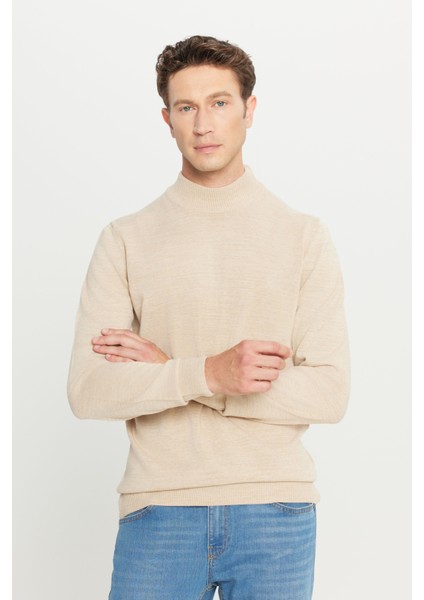 ALTINYILDIZ CLASSICS Erkek Bej Tüylenme Yapmayan Standart Fit Normal Kesim Yarım Balıkçı Yaka Triko Kazak modelleri