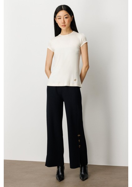 On Sıfır Yaka Ay Kol Basic Bluz fırsatları