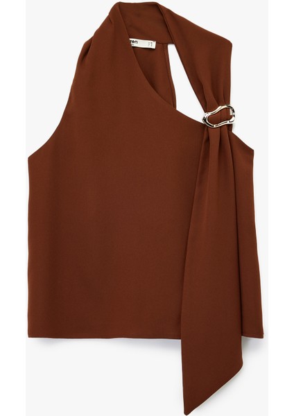 Krep Kumaş Metal Aksesuarlı Asimetrik Halter Yaka Kolsuz Bluz