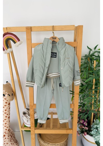 Parlak Yelekli Kol Yazı Detaylı Kız Çocuk 3 lü takım - Yeşil