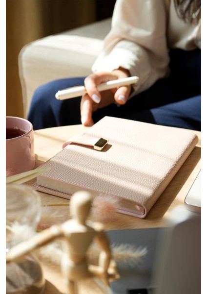 Executive Vegan Deri Defter. A5. 100 Gr. 240 Sayfa. Kenar Yaldızlı Şeftali modelleri