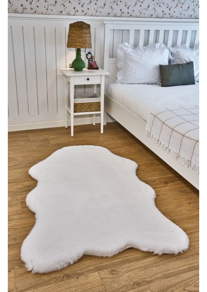 Beyaz Düz Etnik Modern Desenli Hav Vermeyen Leke Tutmayan Kolay Temizlenen Yumuşak Makine Salon Yolluk Mutfak Halı