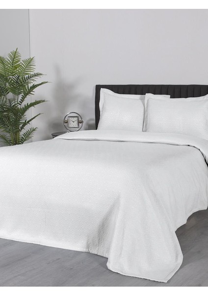 Yatak Örtüsü Marisa – Nefes Alabilen, Hafif ve Şık Tasarımlı